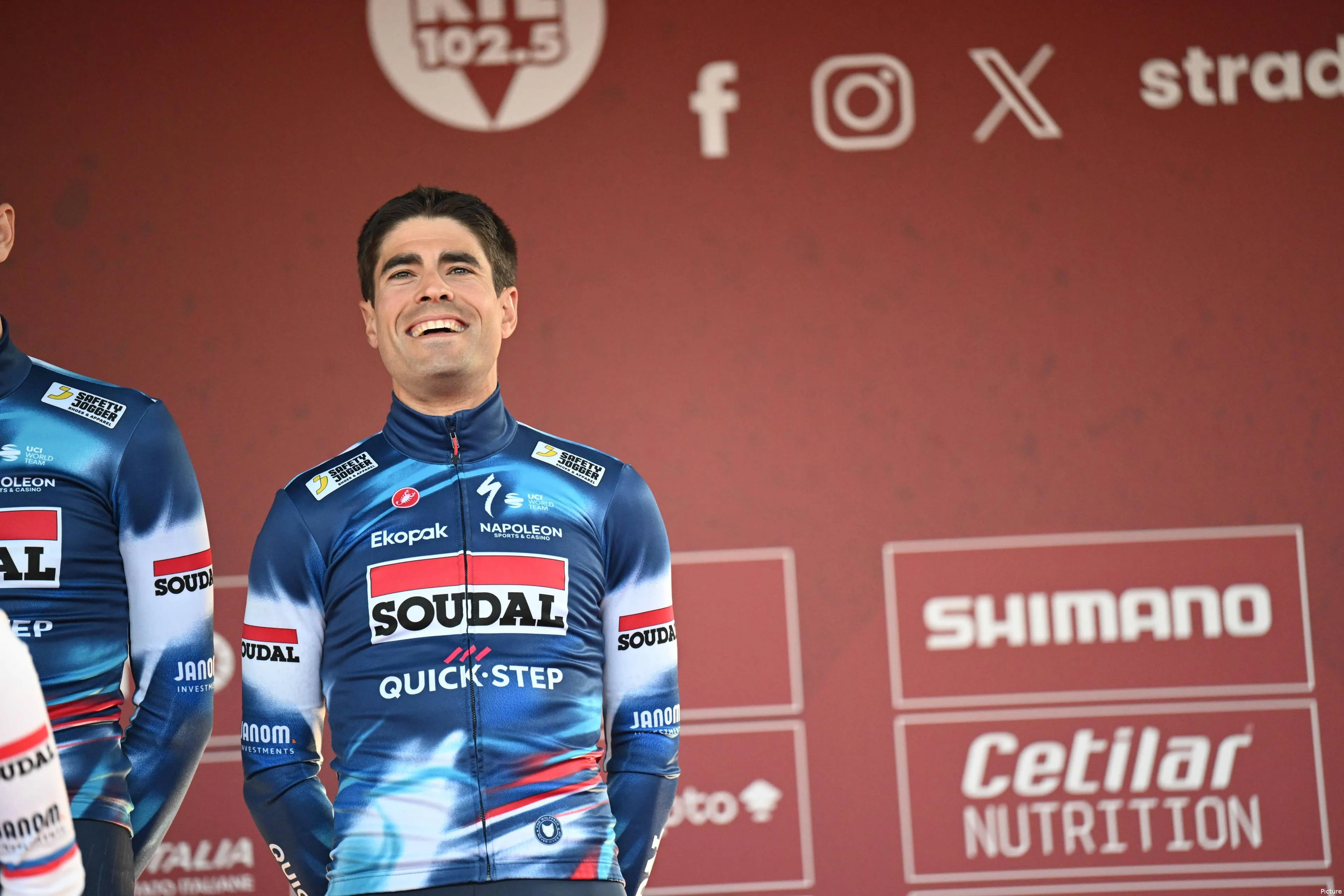 La crono desgaja a Mikel Landa